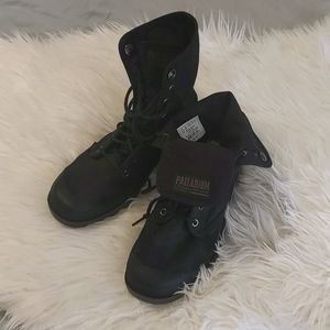 Pallabrouse baggy
Sneaker boots